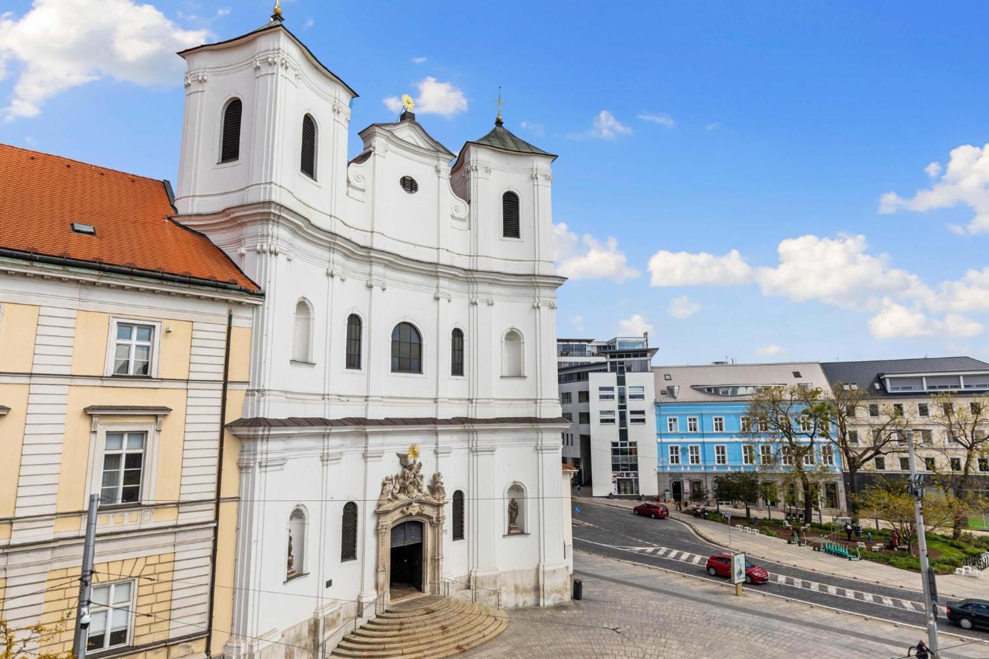 Apple Apartment Bratislava Exterior foto